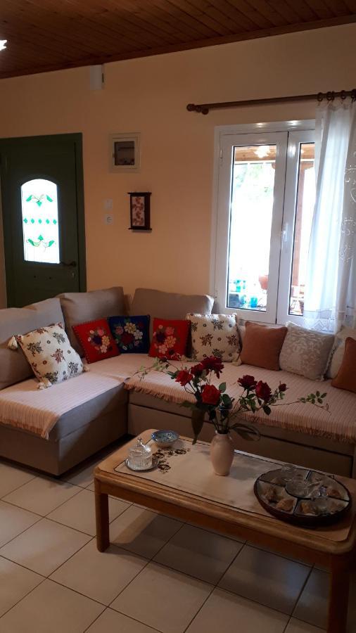 הוילה Néa Meságkala Platanos House מראה חיצוני תמונה